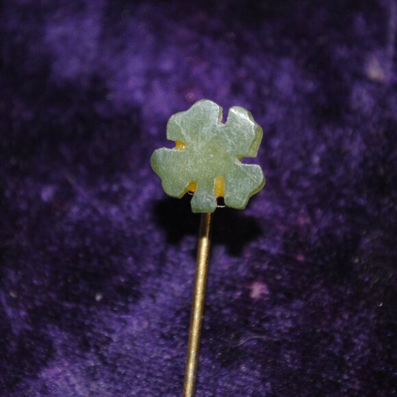 Vintage Jade / Green Stone Shamrock Stick / Tie / Scarf Pin - Picture 1 of 7